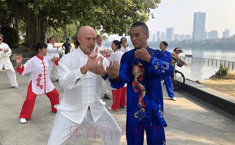 中美青年武术爱好者榕城切磋交流